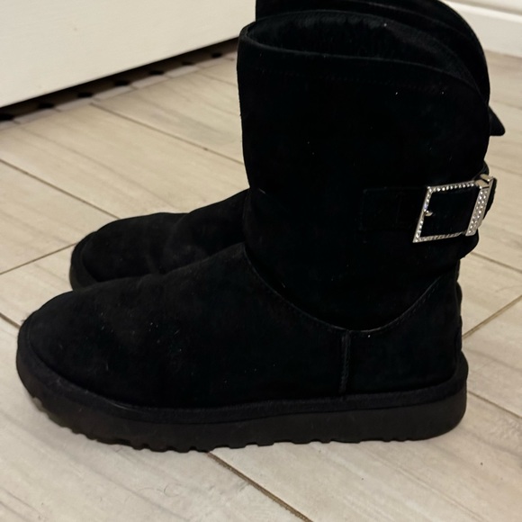 UGG BOOTS LIKE NEW-unique with sparkle bands - Picture 3 of 4